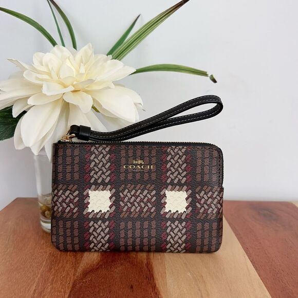 NWT Coach Corner Zip Wristlet With Brushed Plaid Print - Picture 1 of 5